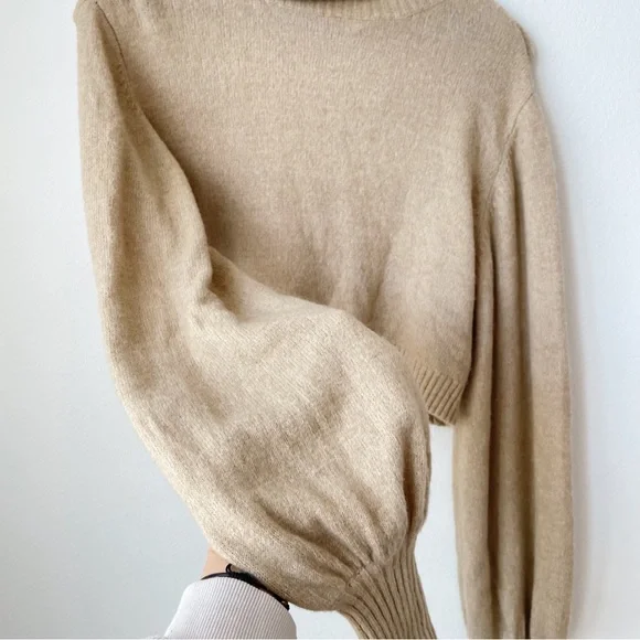 Princess Polly Zahara Cropped Turtleneck sweater balloon sleeves size 2 - Picture 4 of 4